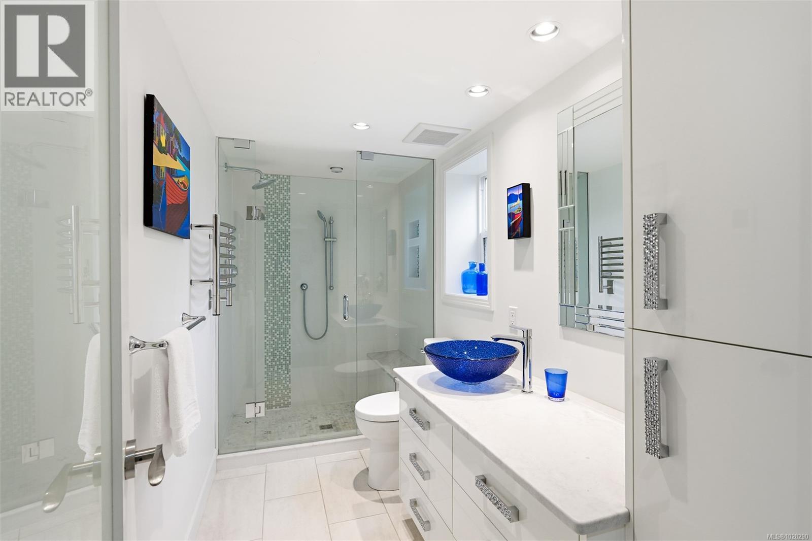 354 Stannard Ave, Victoria