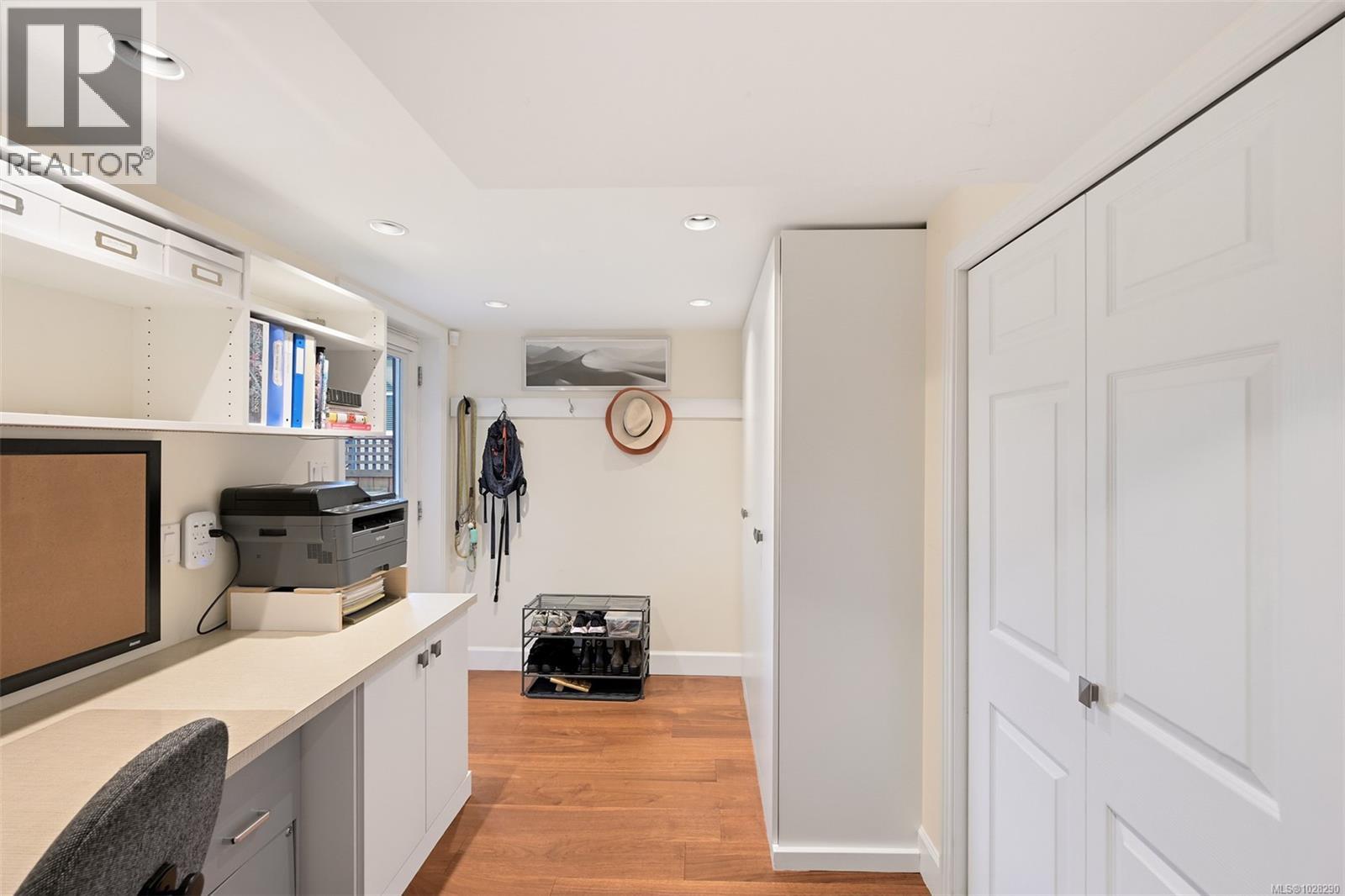 354 Stannard Ave, Victoria