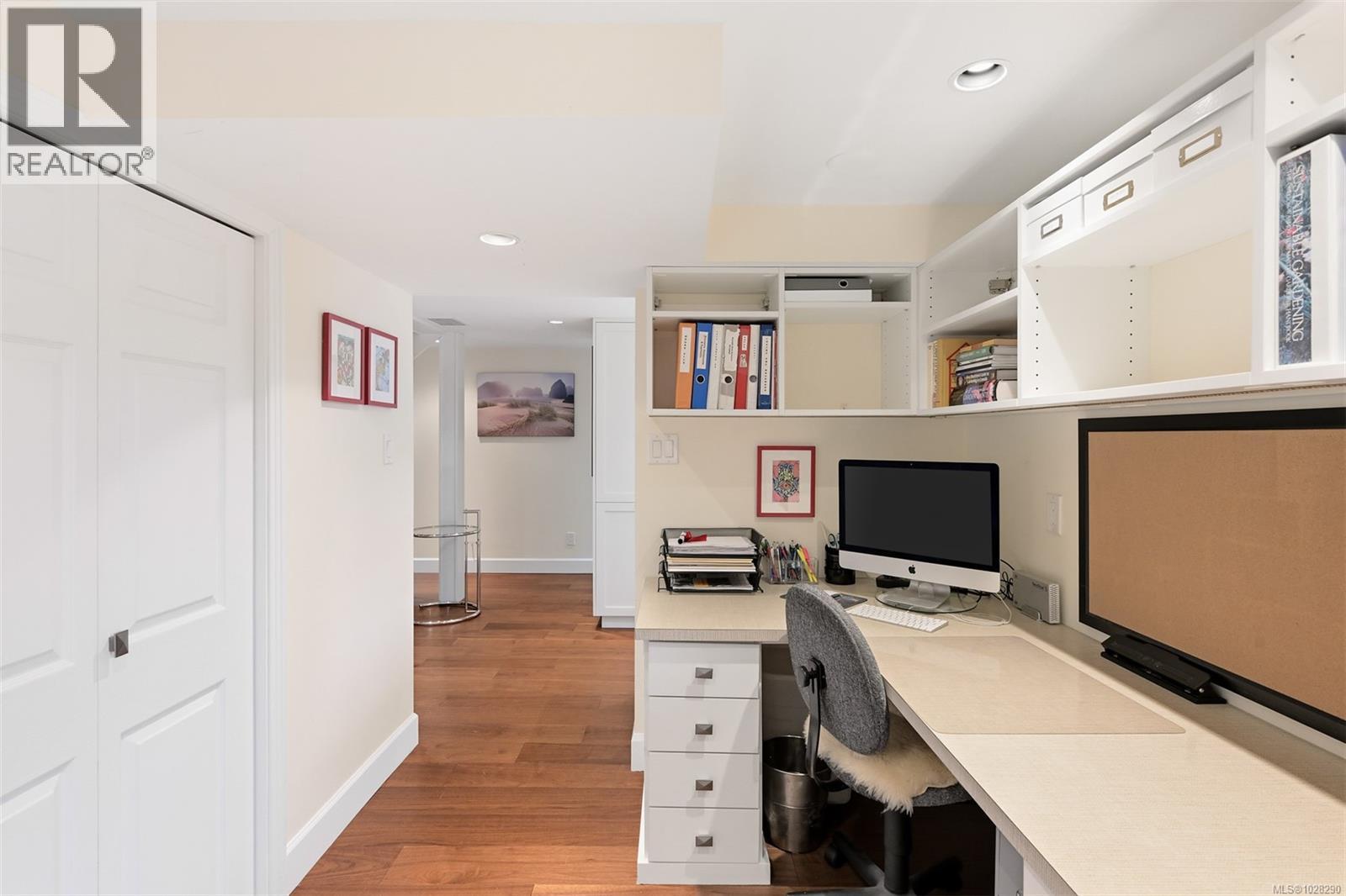 354 Stannard Ave, Victoria