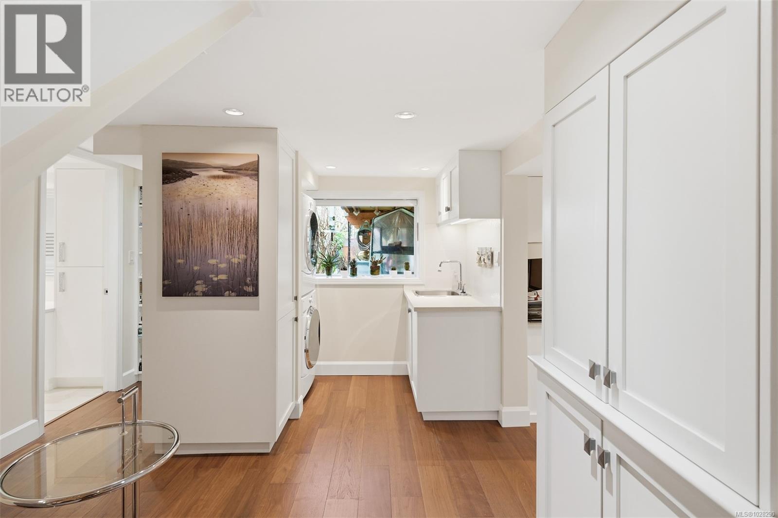 354 Stannard Ave, Victoria