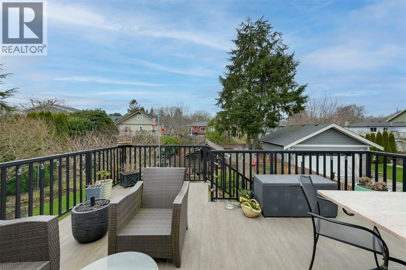 354 Stannard Ave, Victoria