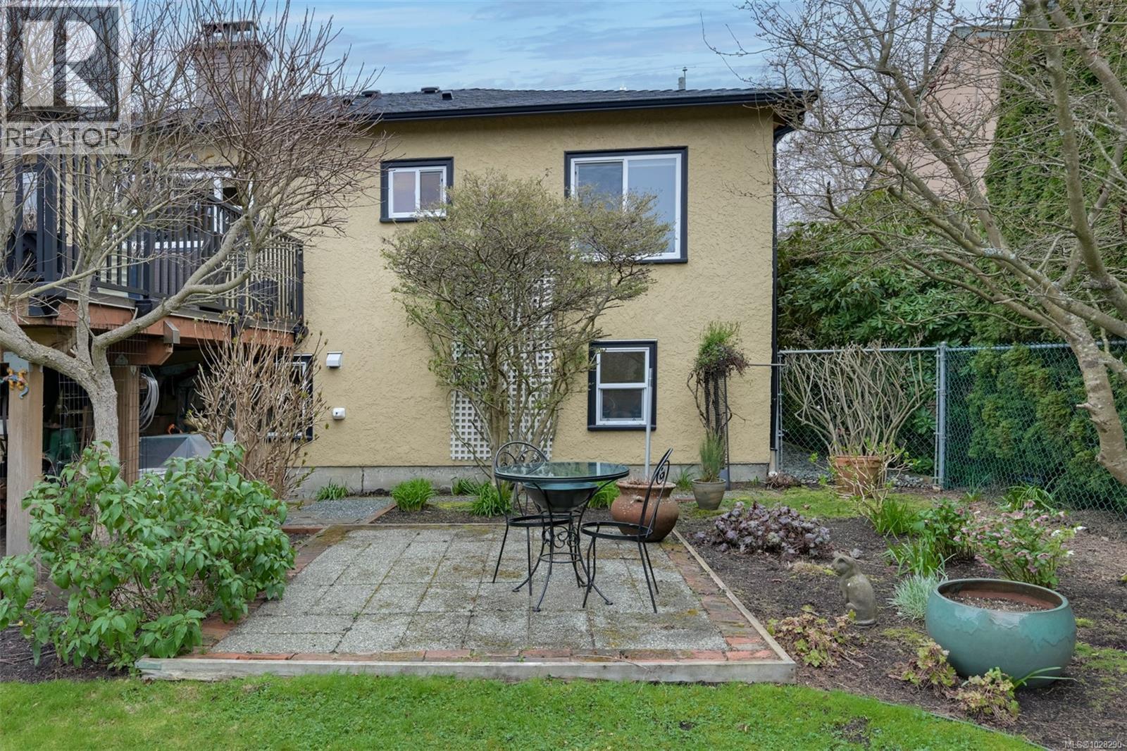 354 Stannard Ave, Victoria