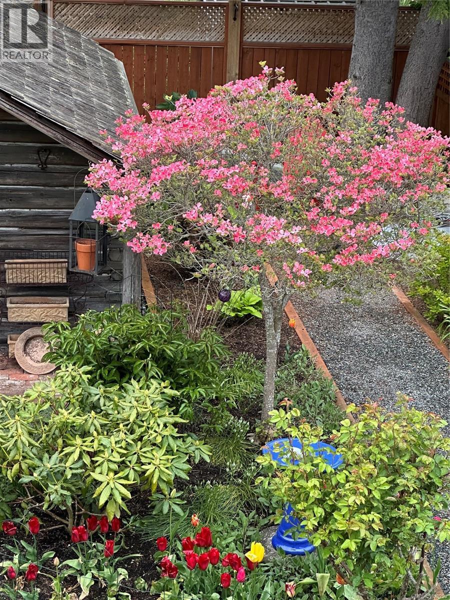 354 Stannard Ave, Victoria