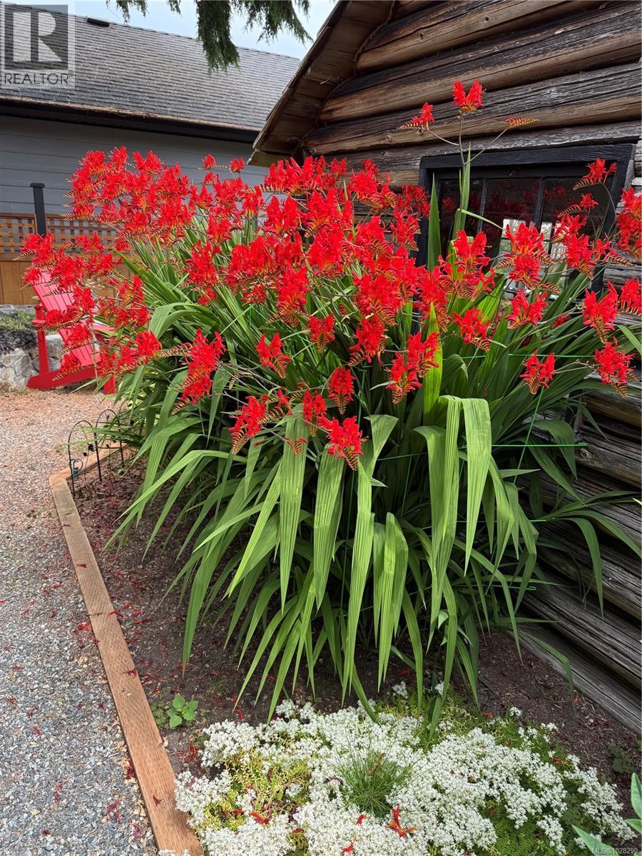 354 Stannard Ave, Victoria