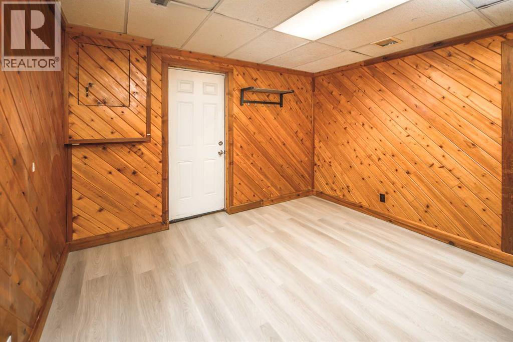 Single Family House 4 Level for Sale in  Bernard Way NW Beddington Heights Calgary 