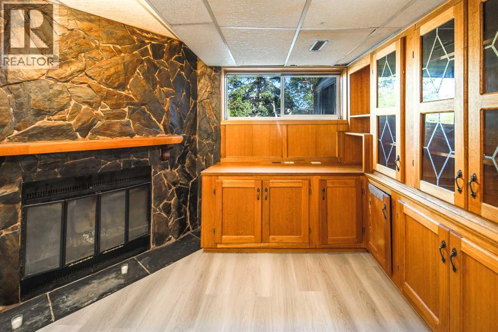 Single Family House 4 Level for Sale in  Bernard Way NW Beddington Heights Calgary 