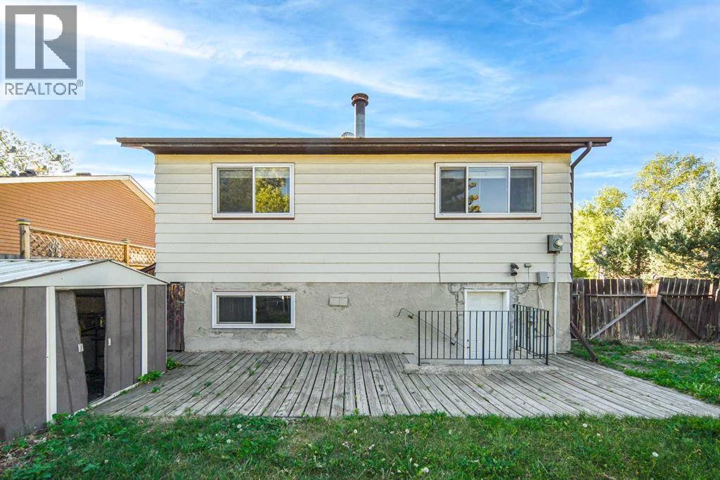 Single Family House 4 Level for Sale in  Bernard Way NW Beddington Heights Calgary 