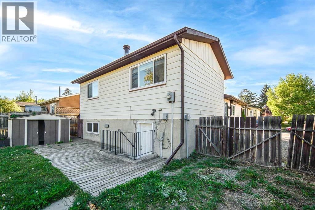 Single Family House 4 Level for Sale in  Bernard Way NW Beddington Heights Calgary 