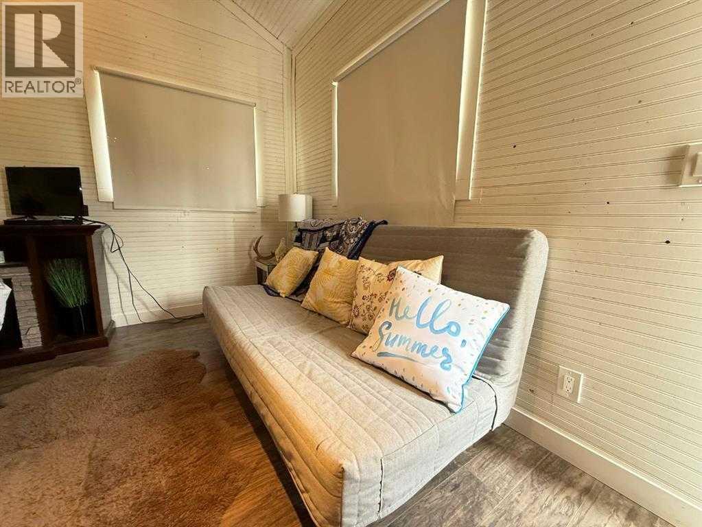 1123 OAK AVENUE - 23