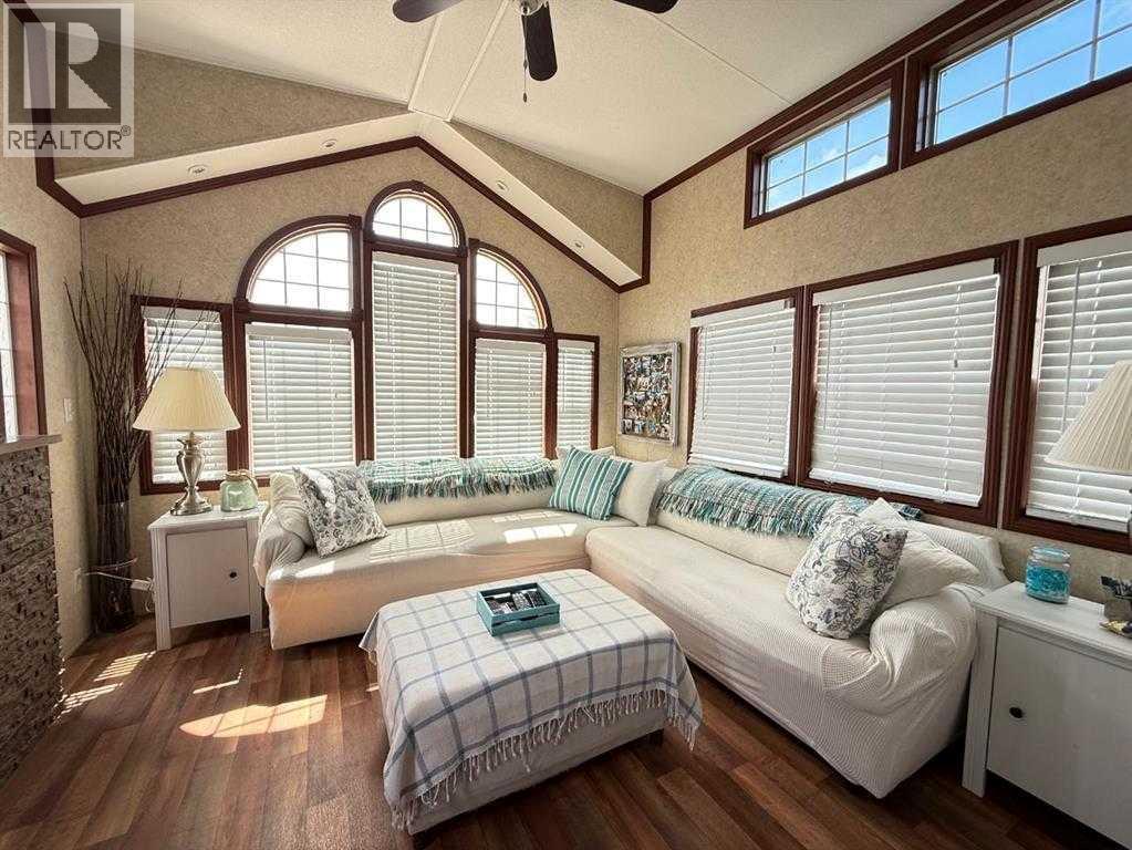 1123 OAK AVENUE - 3