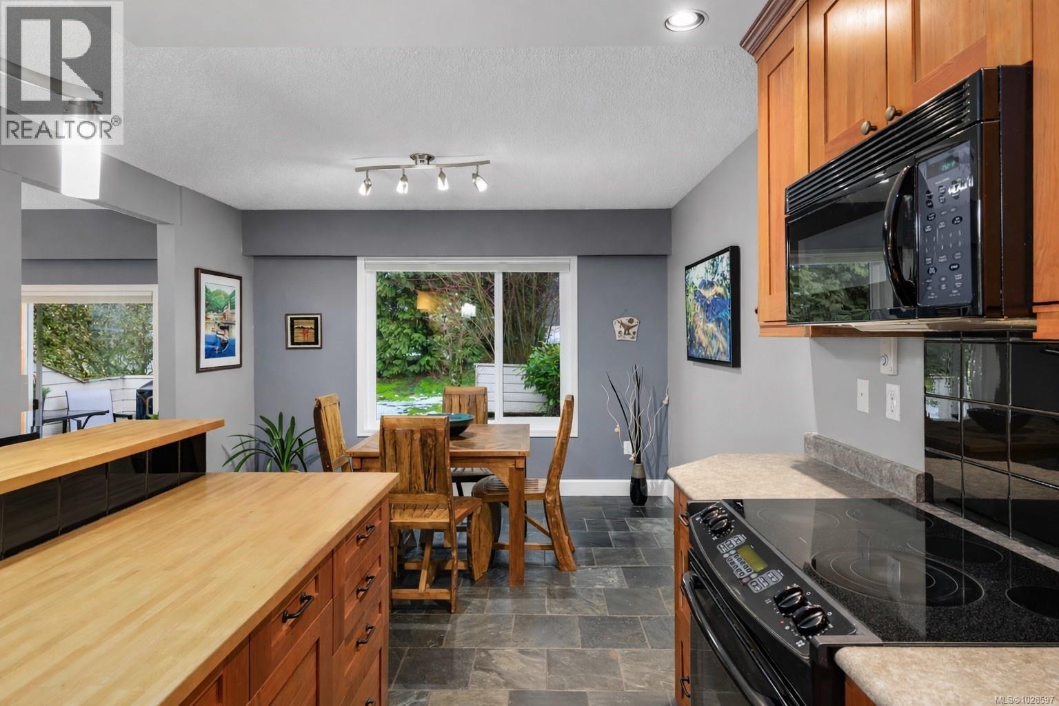 17 1287 Verdier Avenue, Central Saanich