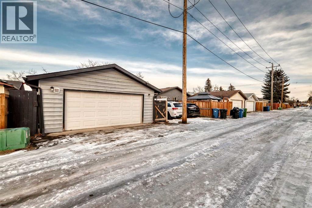 Single Family House Bungalow for Sale in  Temple Drive NE Temple Calgary 