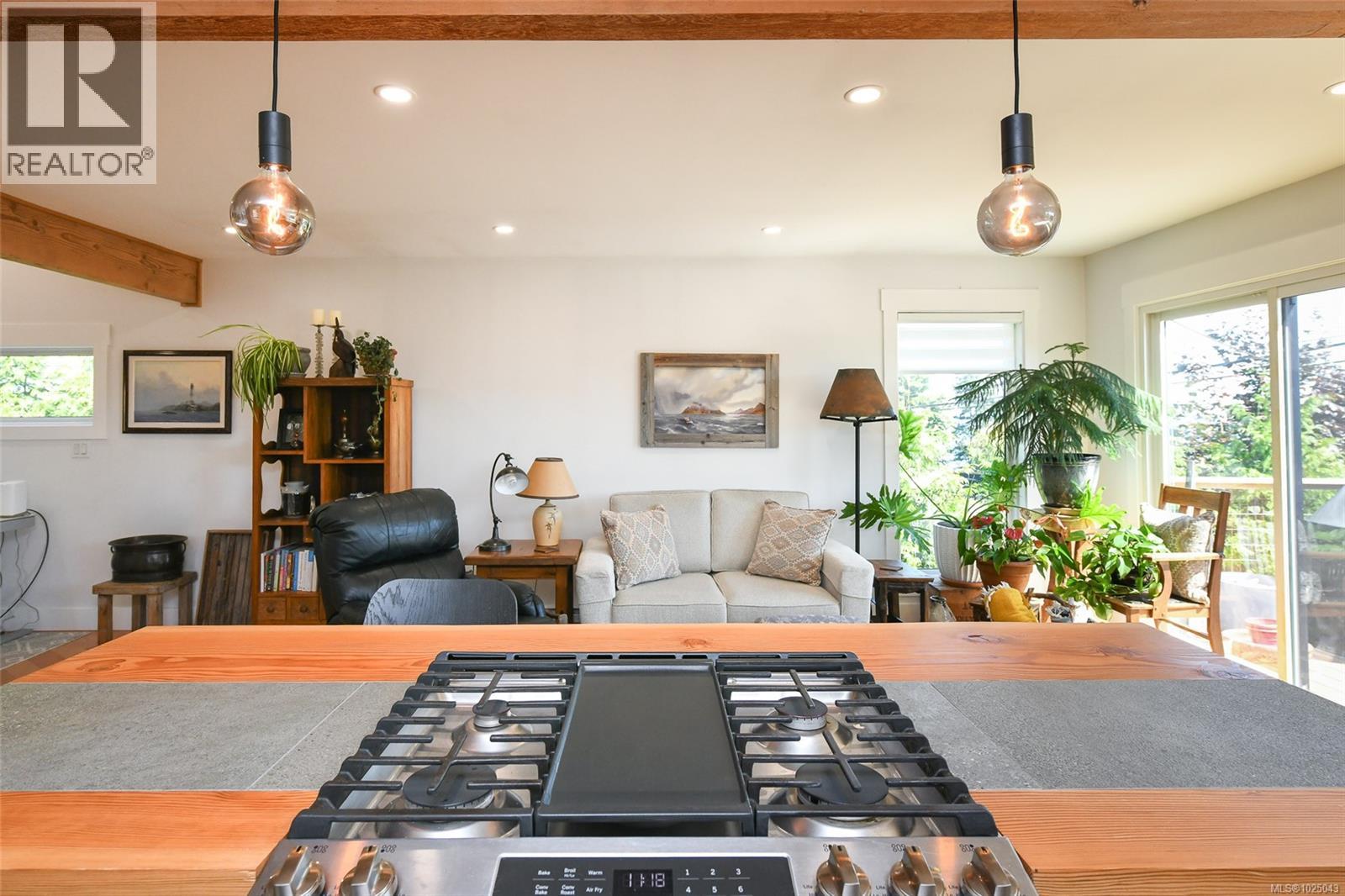 5693 ISLAND HWY S - 15