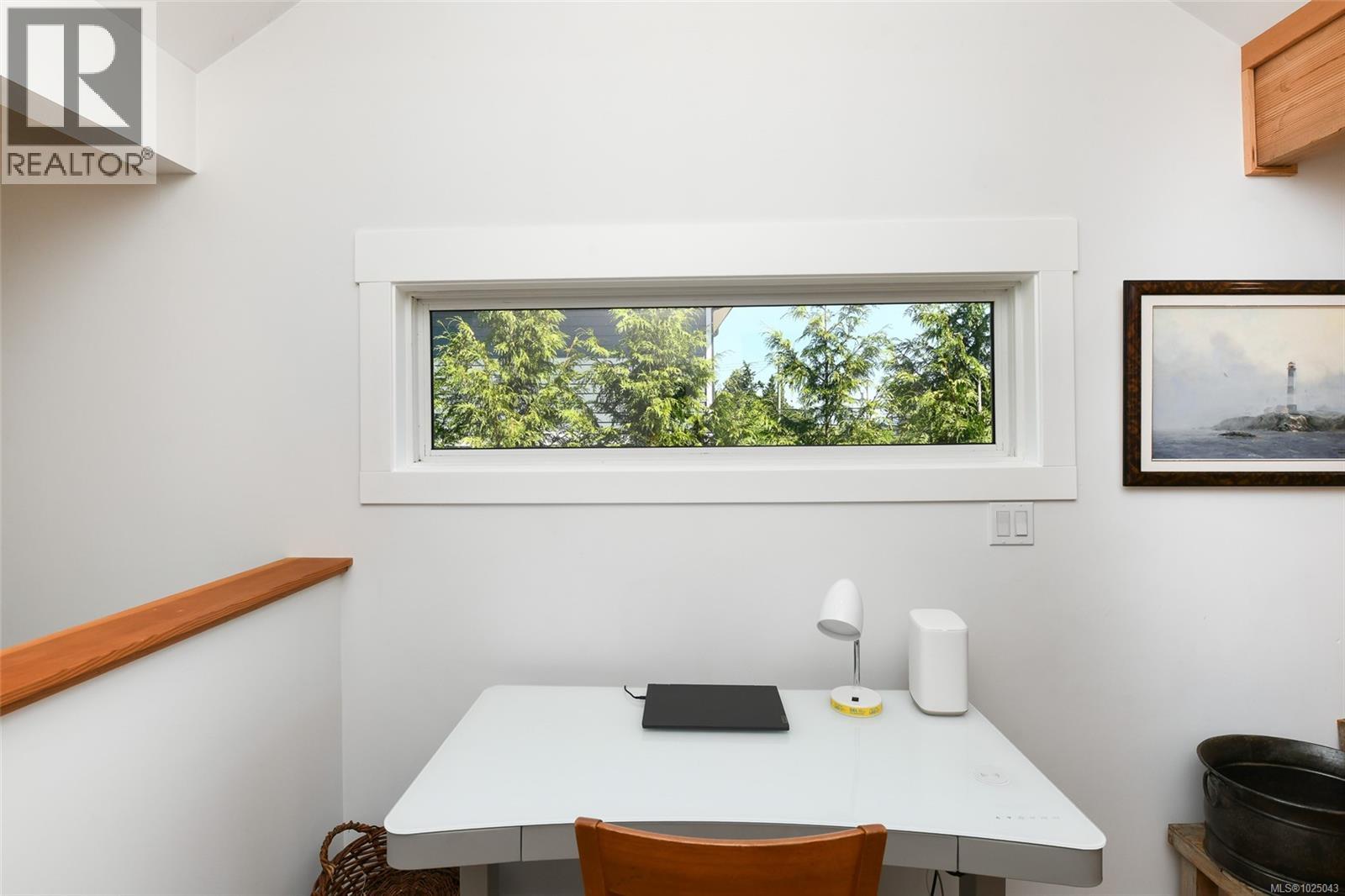 5693 Island Hwy S - 48