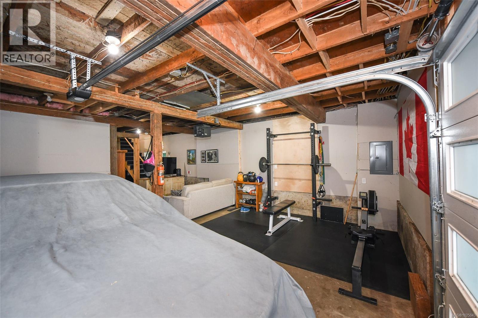 5693 ISLAND HWY S - 31