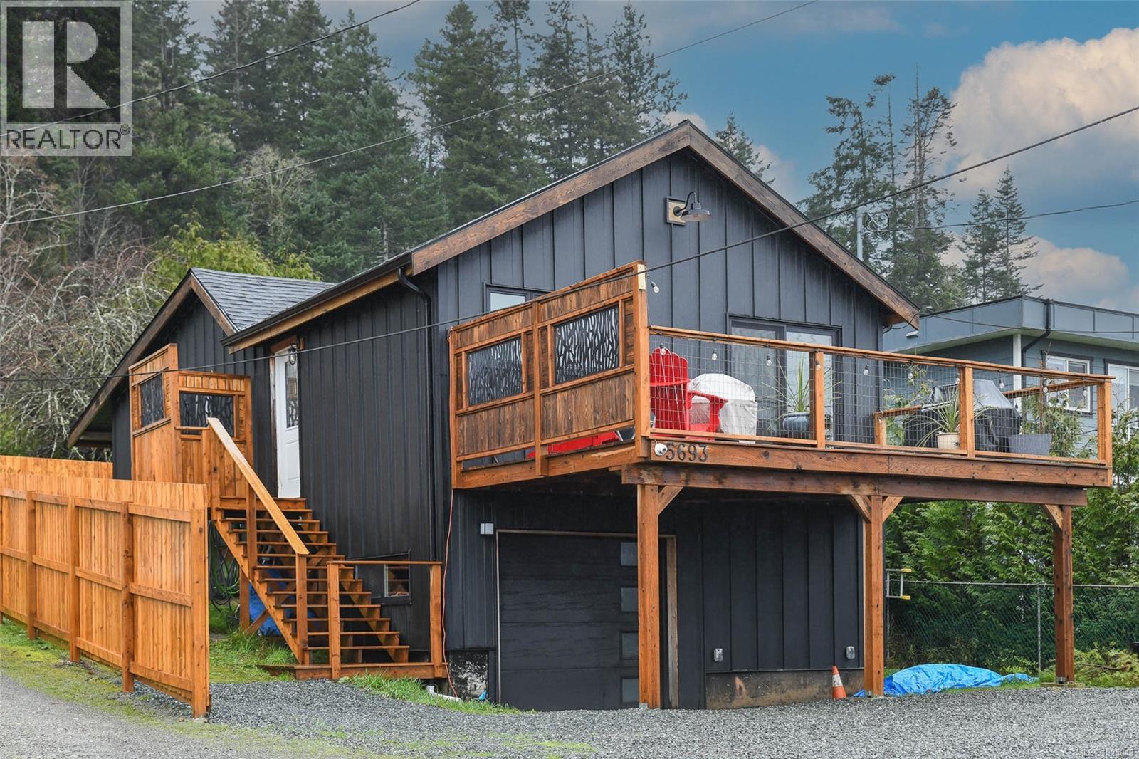 5693 Island Hwy S - 38