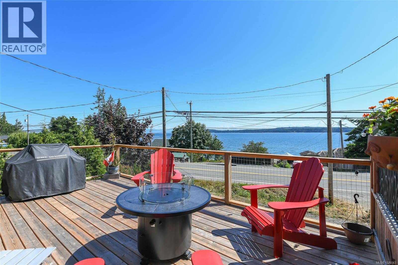 5693 Island Hwy S - 4