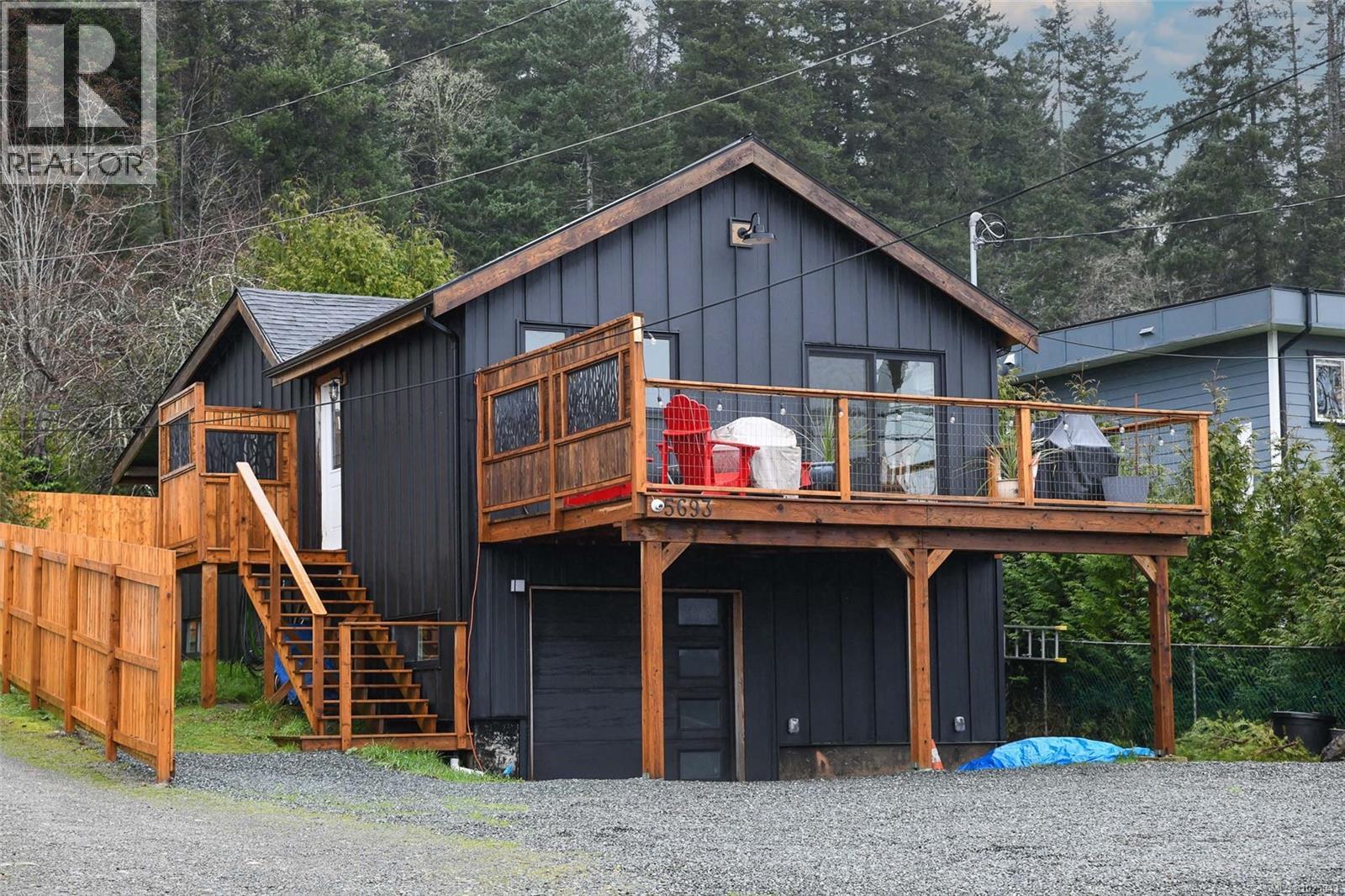 5693 Island Hwy S - 1