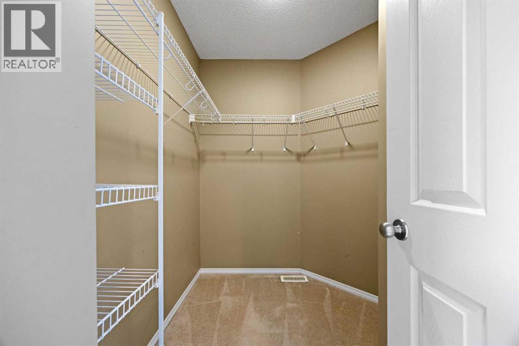 Single Family House for Sale in  Everglen Way SW Evergreen Calgary 