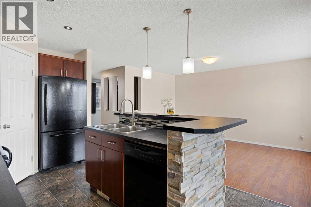 Single Family House for Sale in  Everglen Way SW Evergreen Calgary 