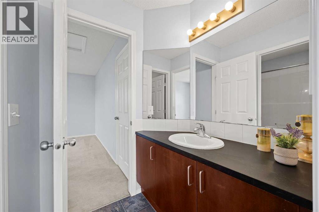 Single Family House for Sale in  Everglen Way SW Evergreen Calgary 