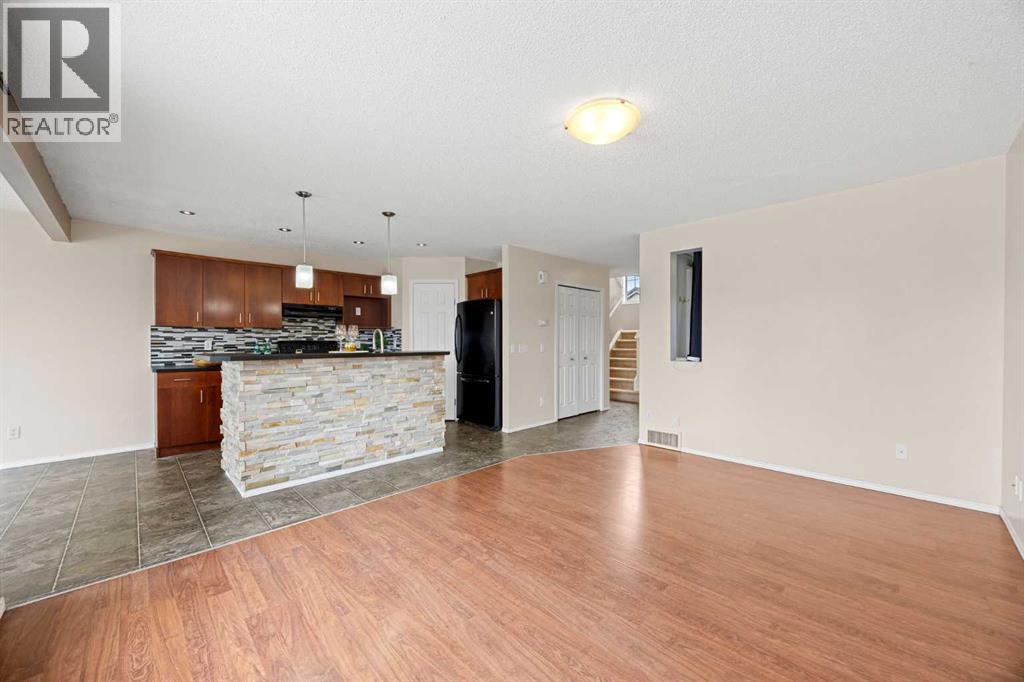 Single Family House for Sale in  Everglen Way SW Evergreen Calgary 