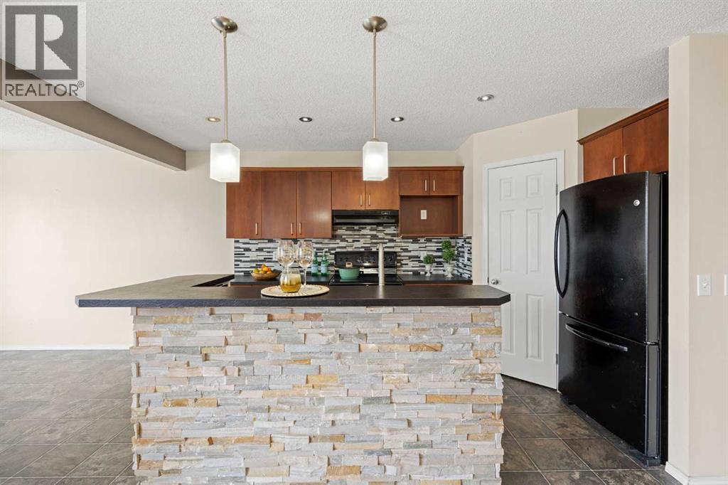 Single Family House for Sale in  Everglen Way SW Evergreen Calgary 