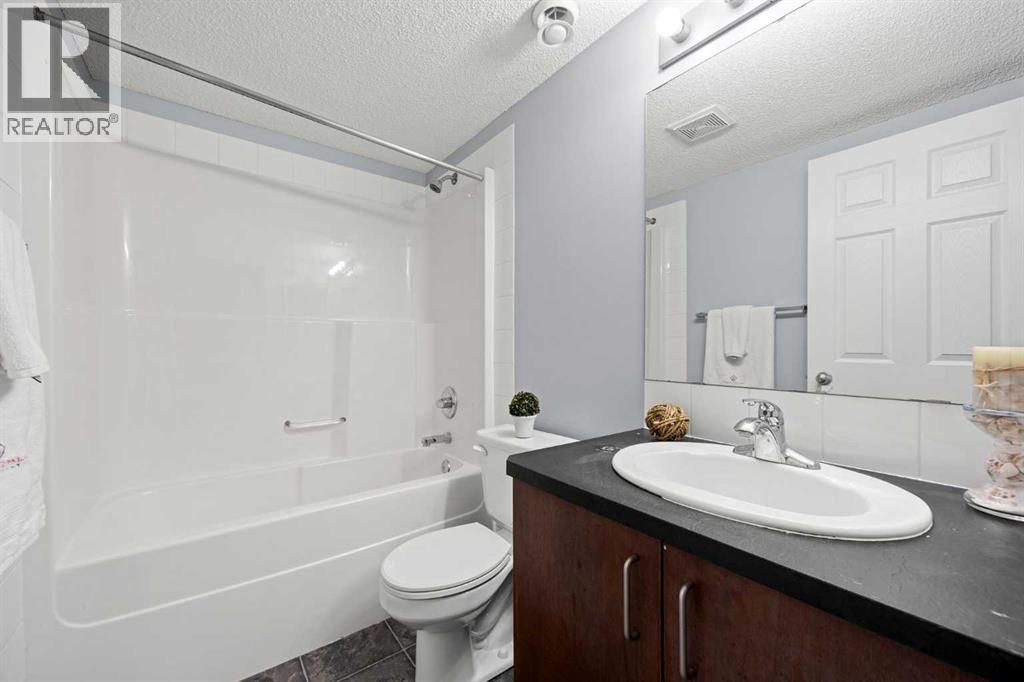 Single Family House for Sale in  Everglen Way SW Evergreen Calgary 