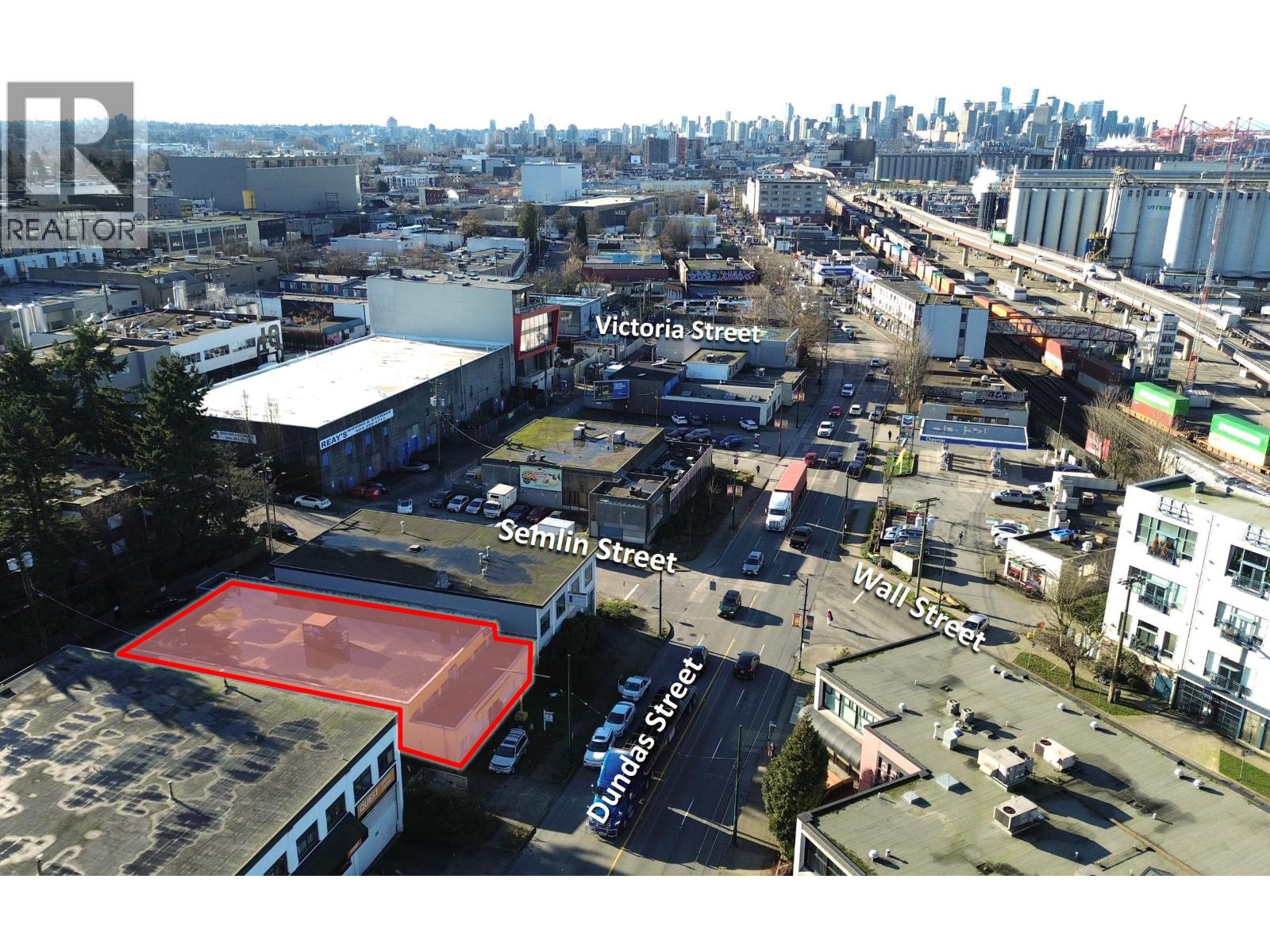 2014 DUNDAS STREET, Vancouver — photo 2