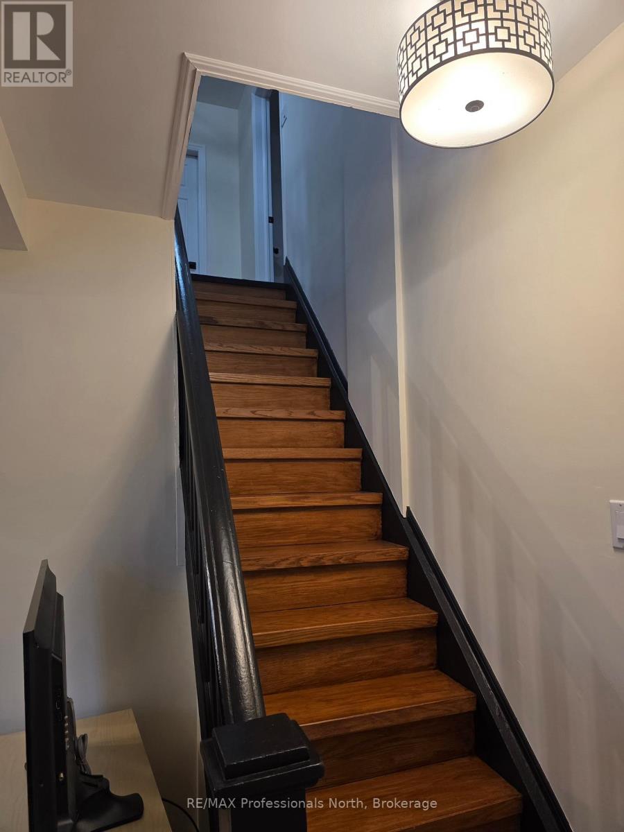 26 KITCHEN ROAD S, Huntsville (Chaffey), Ontario