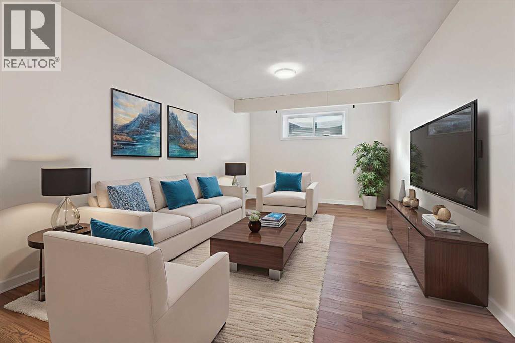 Single Family House for Sale in  Everbrook Crescent SW Evergreen Calgary 