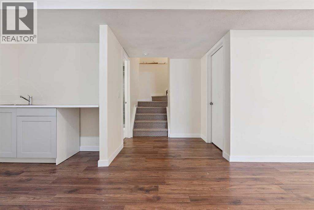 Single Family House for Sale in  Everbrook Crescent SW Evergreen Calgary 