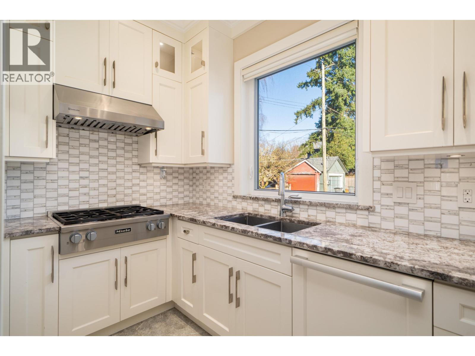 3287 W 38TH AVENUE, Vancouver