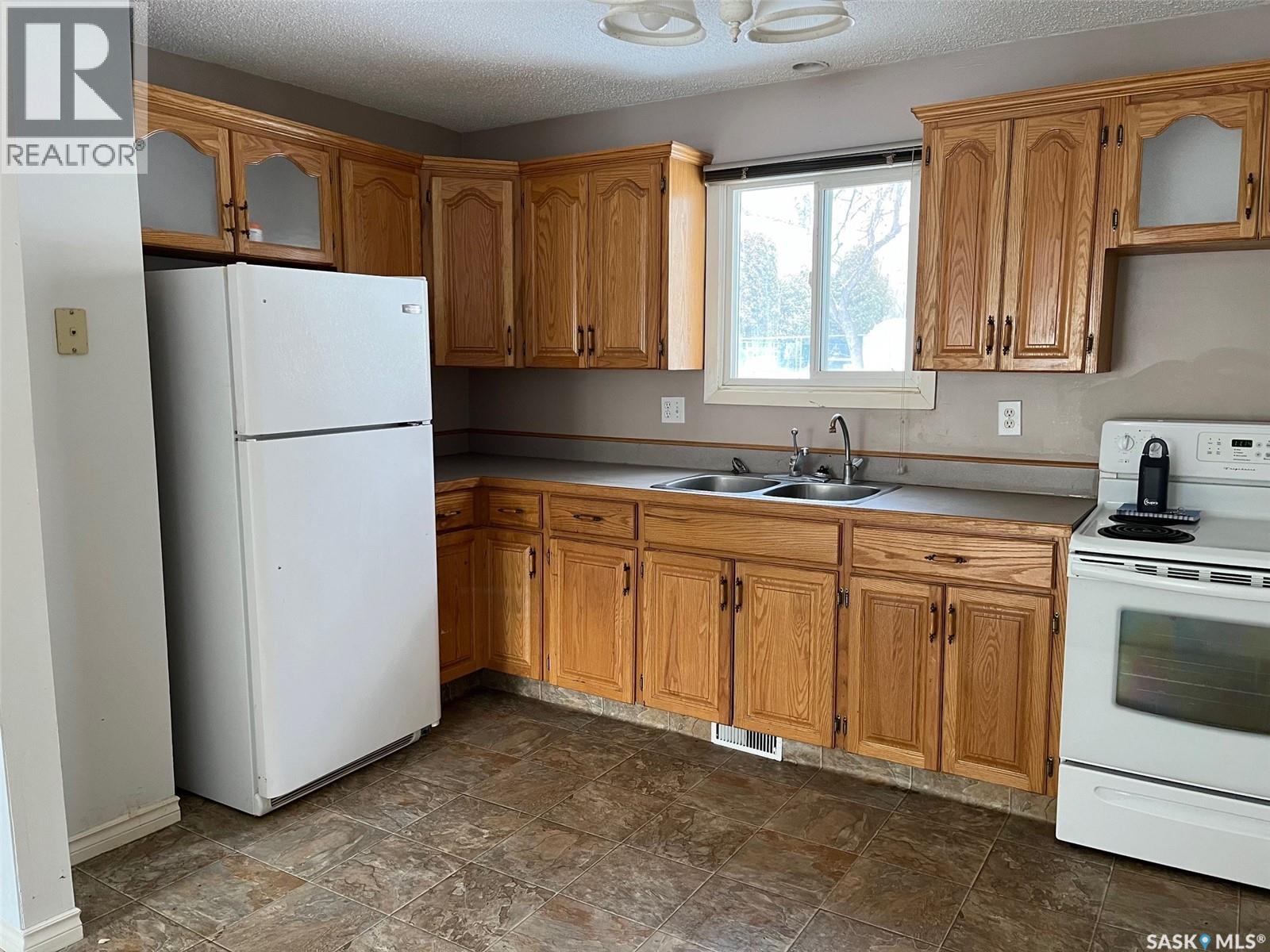 Single Family House for Sale in  Killarney WAY Regina 