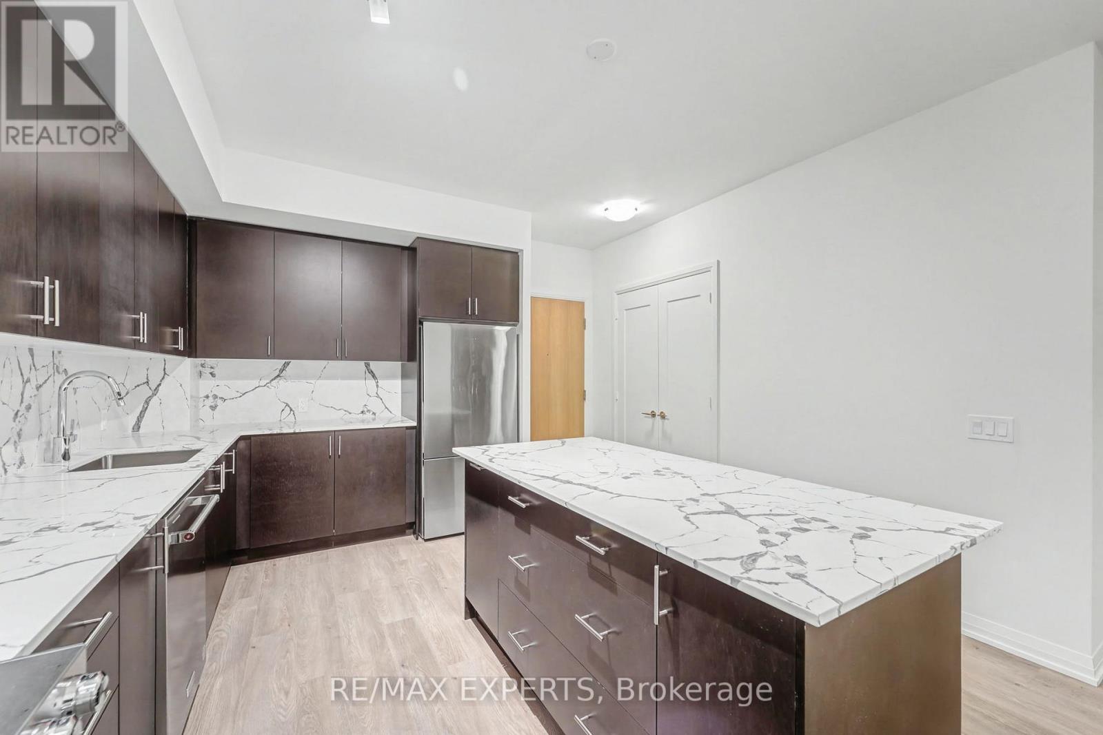#421 8960 JANE STREET - 18