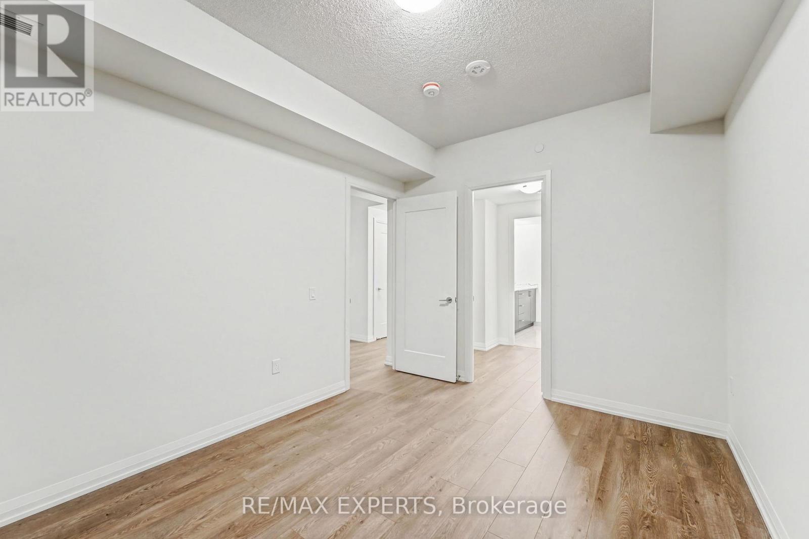 #421 8960 JANE STREET - 21