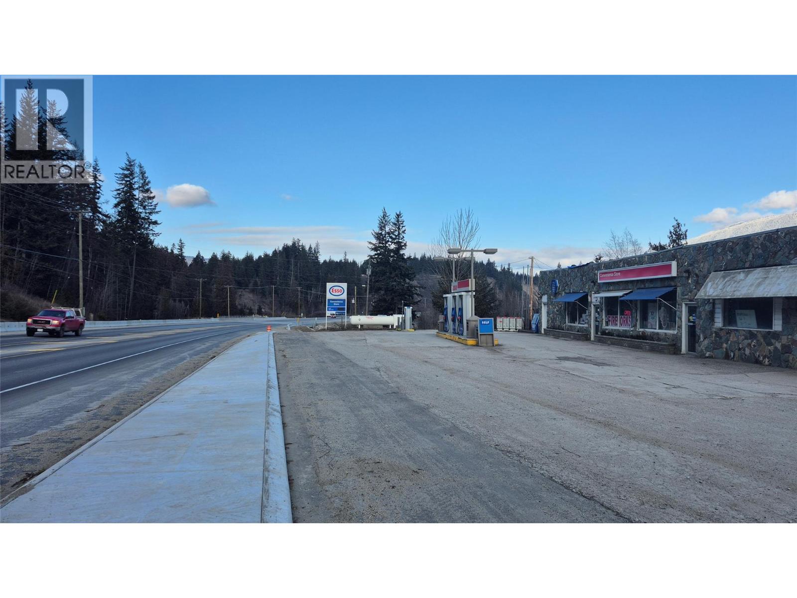  5177 Trans Canada Highway, Tappen