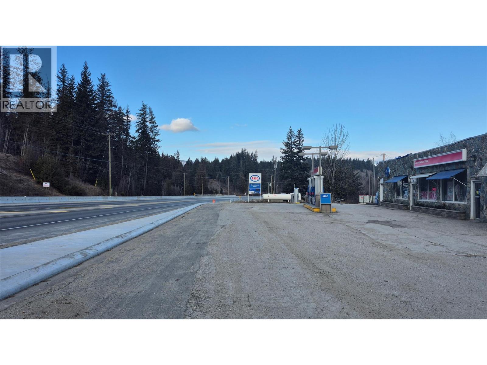  5177 Trans Canada Highway, Tappen