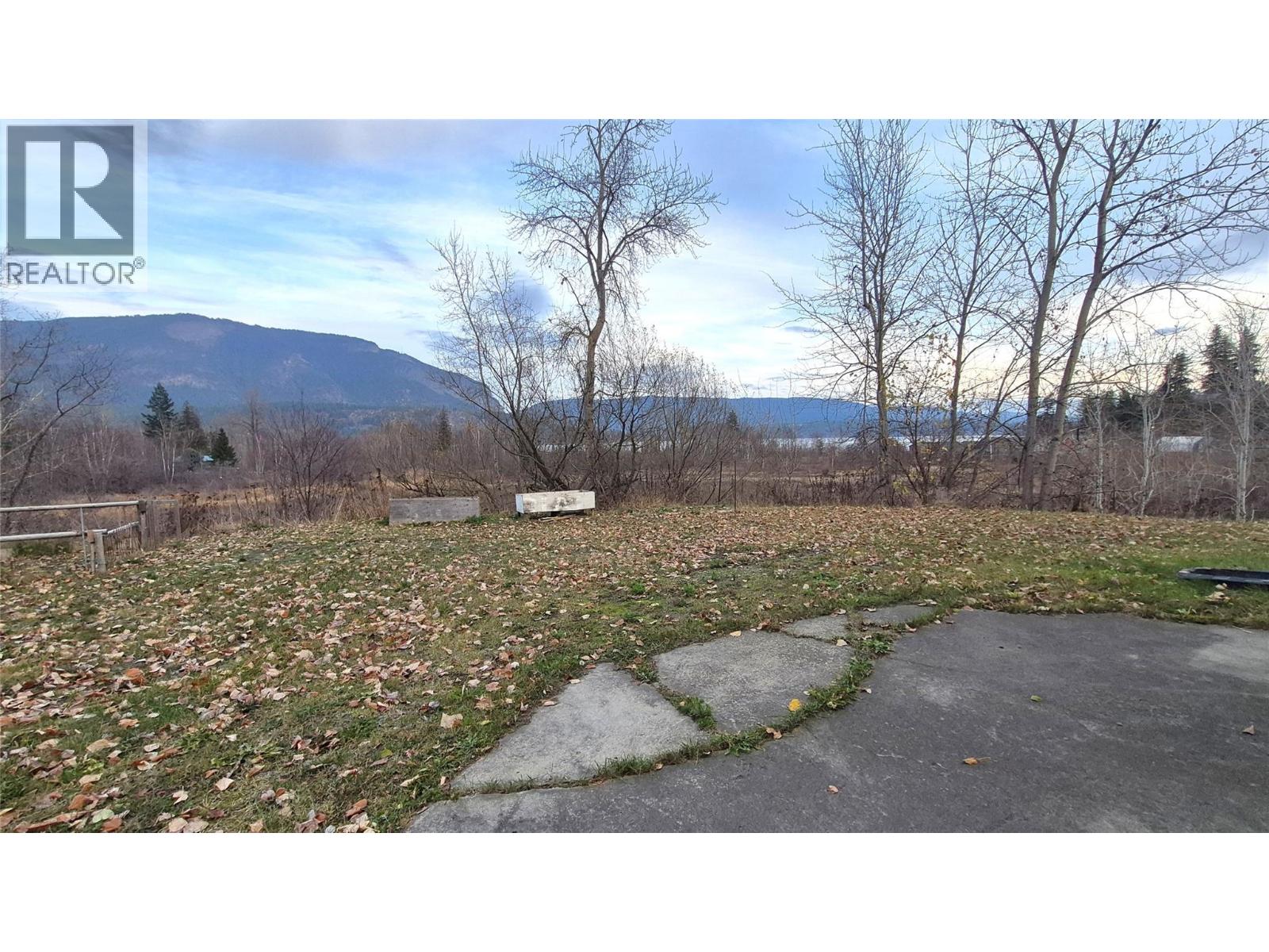  5177 Trans Canada Highway, Tappen