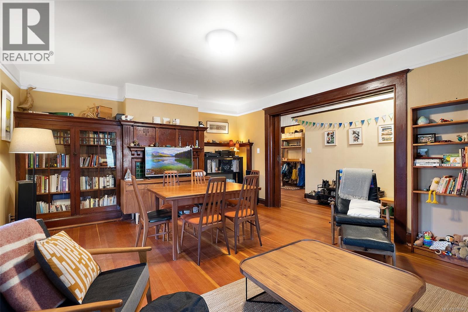 132 Government St S - 31