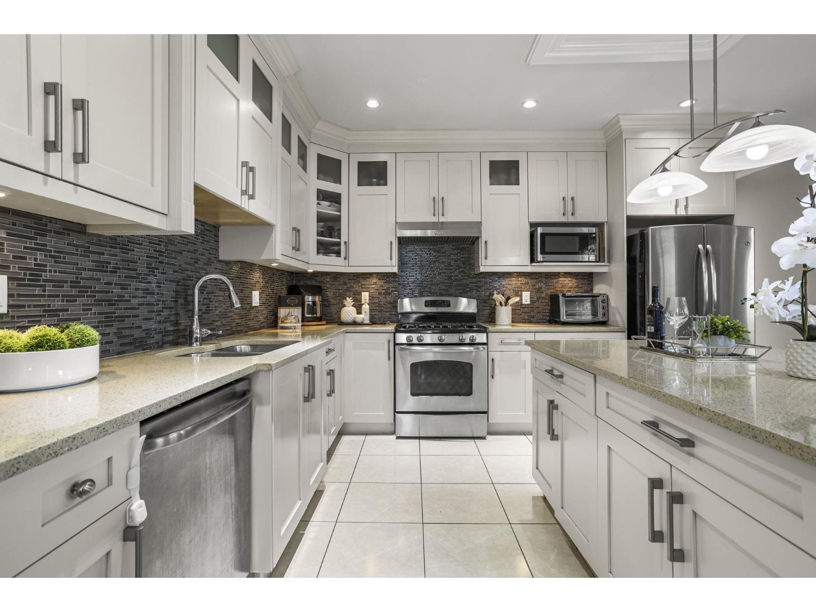 11790 80 Avenue, Delta