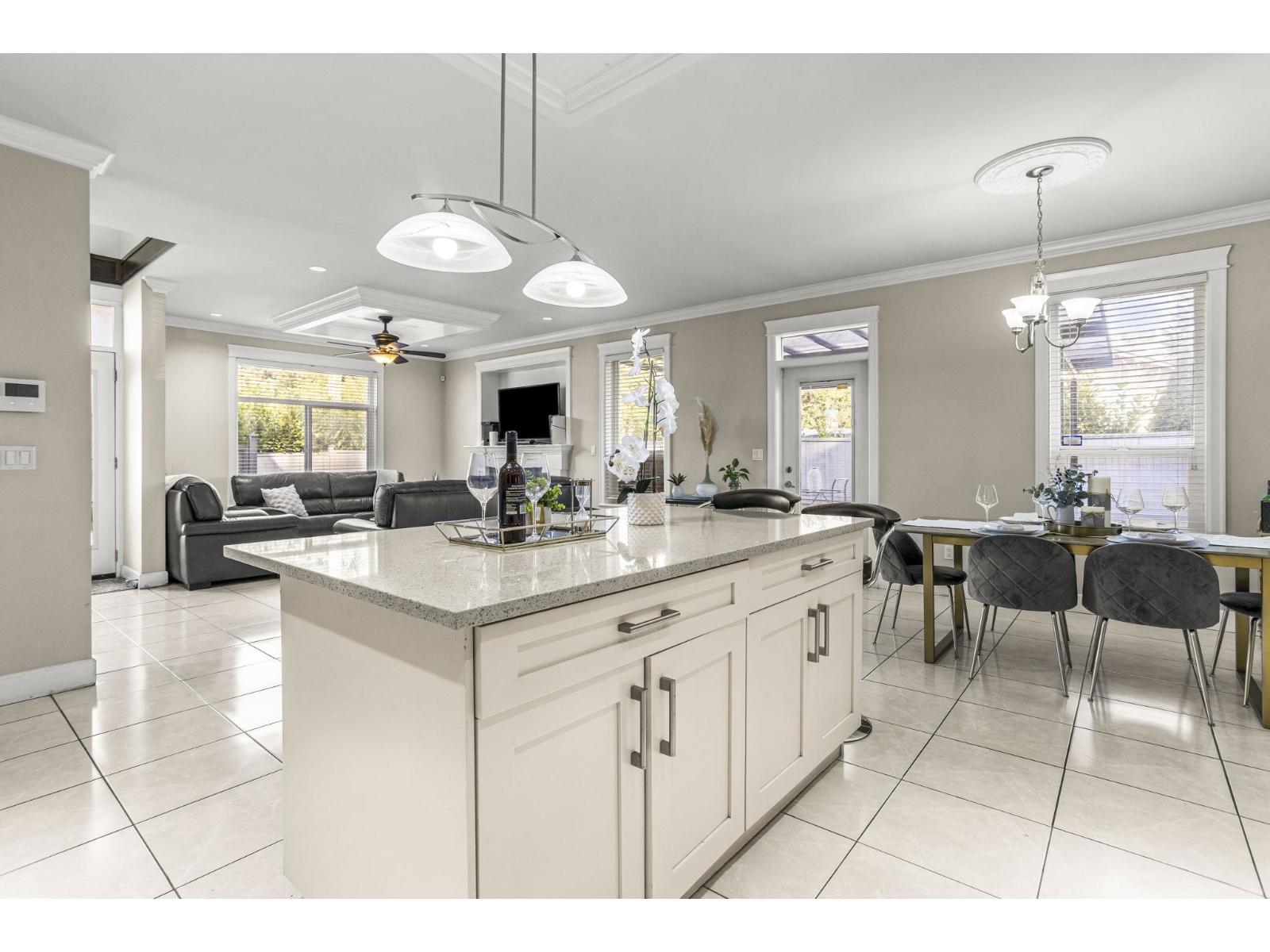 11790 80 Avenue, Delta