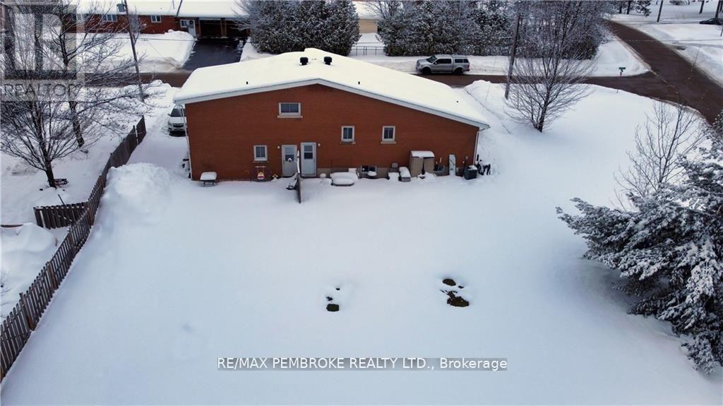 22&24 HOFFMAN STREET, Petawawa, Ontario