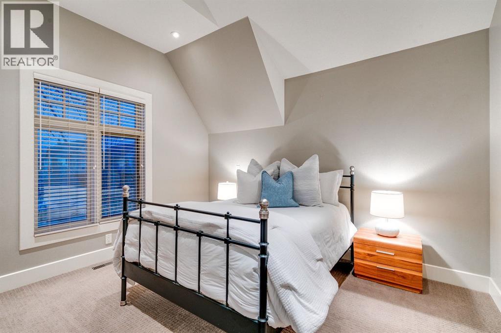 Single Family House for Sale in  Bowness Road NW Hillhurst Calgary 