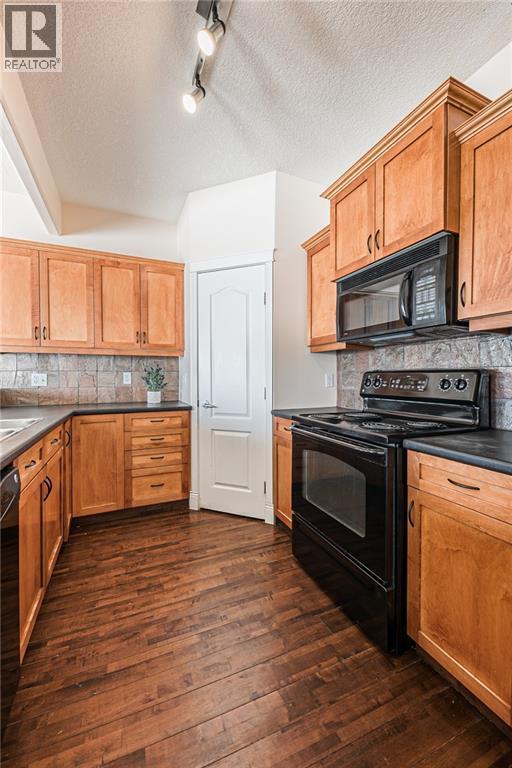 Single Family House for Sale in  ROCKY VISTA Terrace NW Rocky Ridge Calgary 