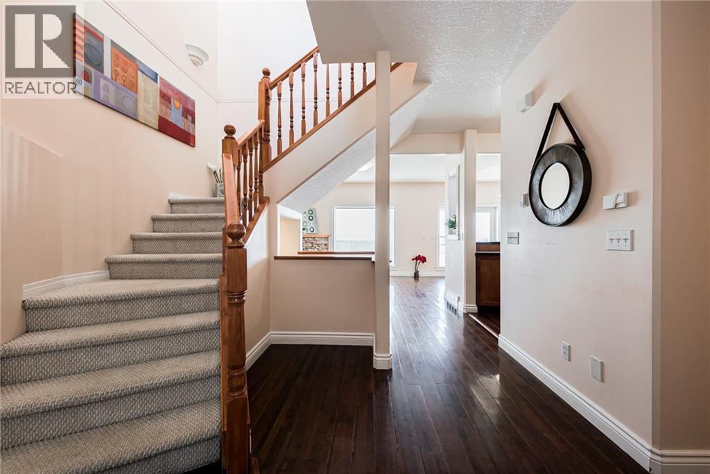 Single Family House for Sale in  ROCKY VISTA Terrace NW Rocky Ridge Calgary 