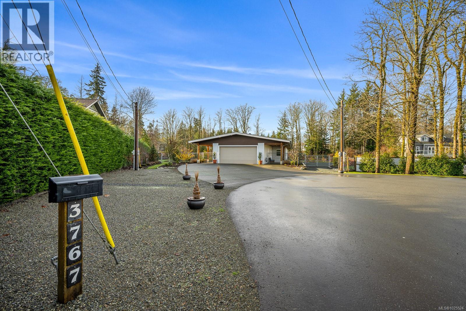 3767 MAPLE LANE - 35