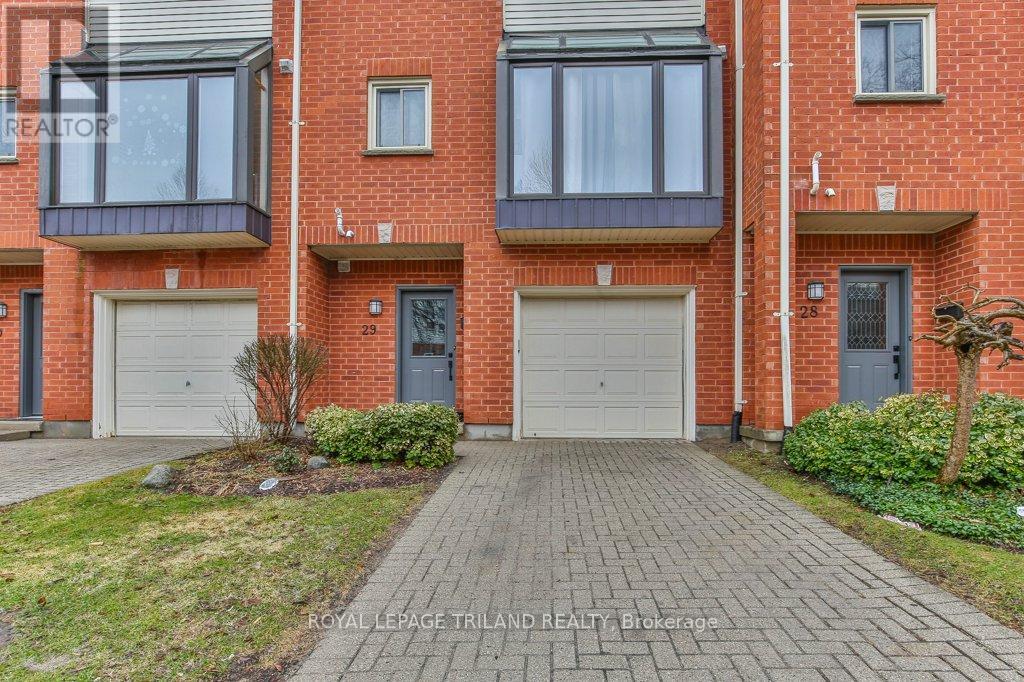 29 - 683 WINDERMERE ROAD