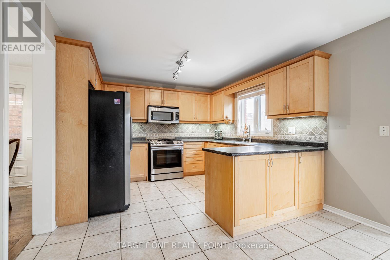 36 PRINCE DRIVE - 10