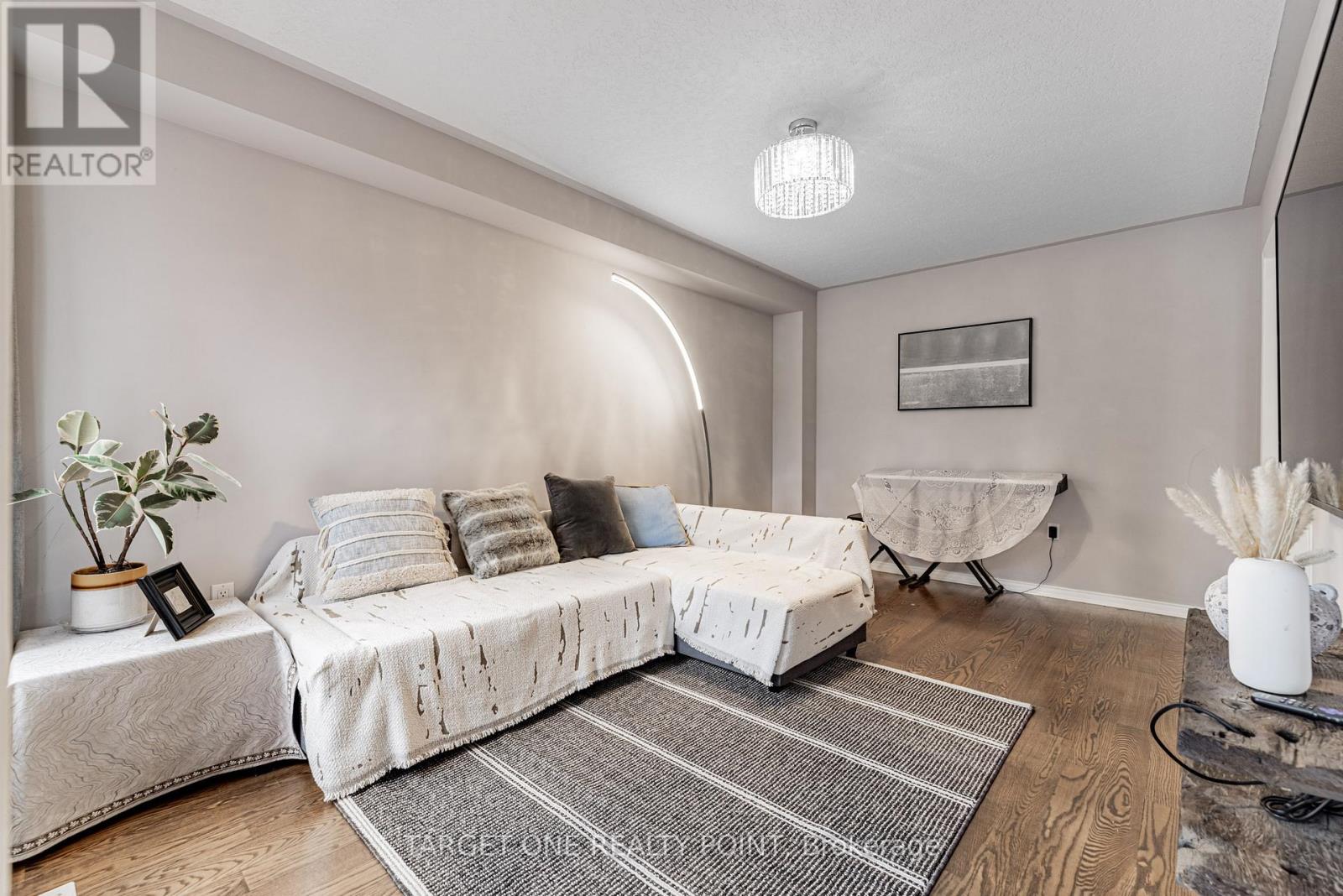 36 PRINCE DRIVE - 16